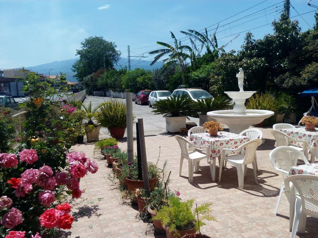 Hotel Eliseo Giardini-Naxos Kültér fotó
