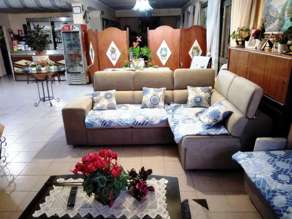 Hotel Eliseo Giardini-Naxos Kültér fotó